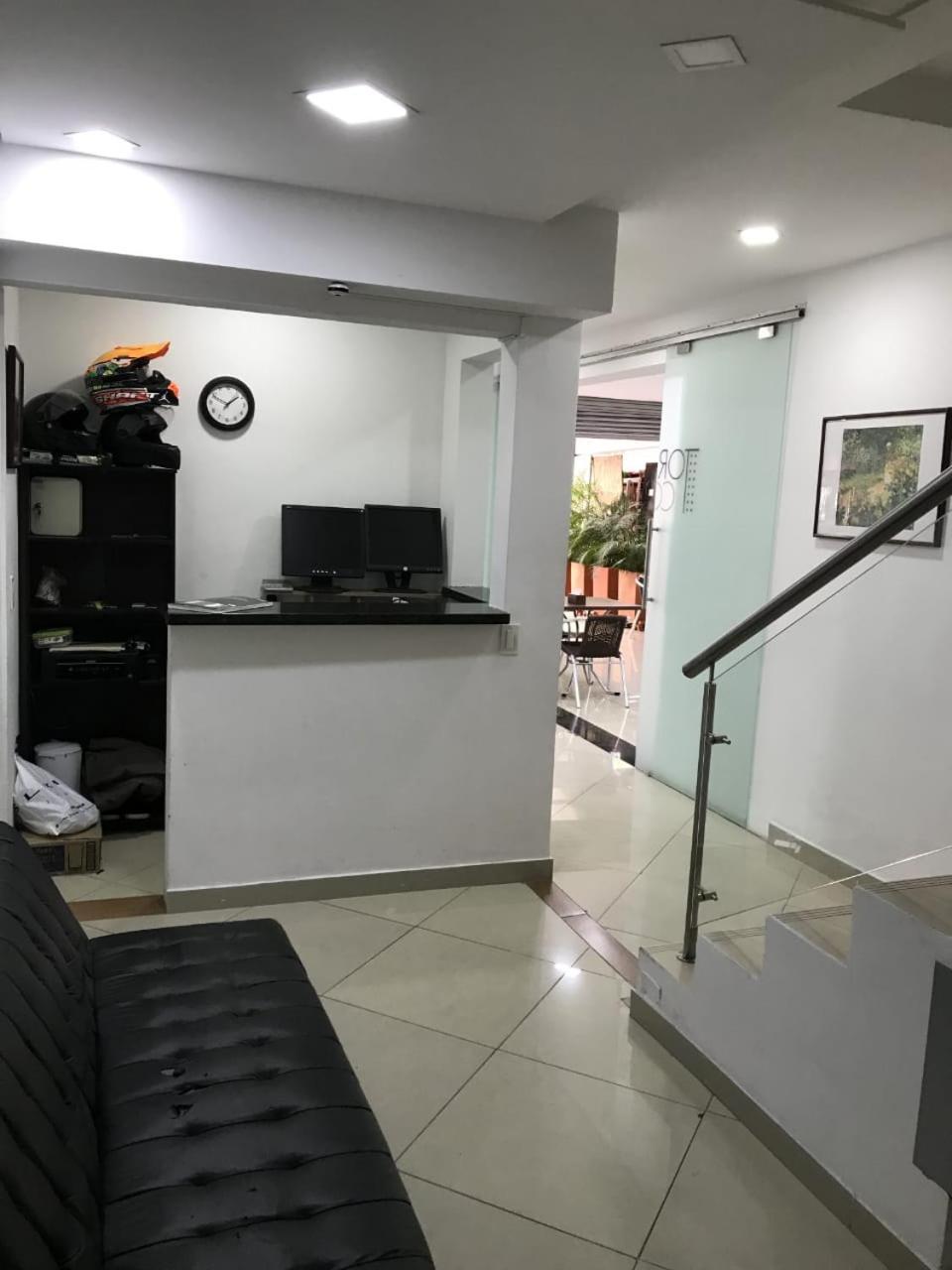 Apartaestudios Laureles 麦德林 外观 照片